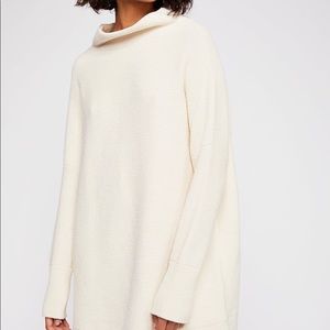 Free people ottoman sweater in cream size XS.